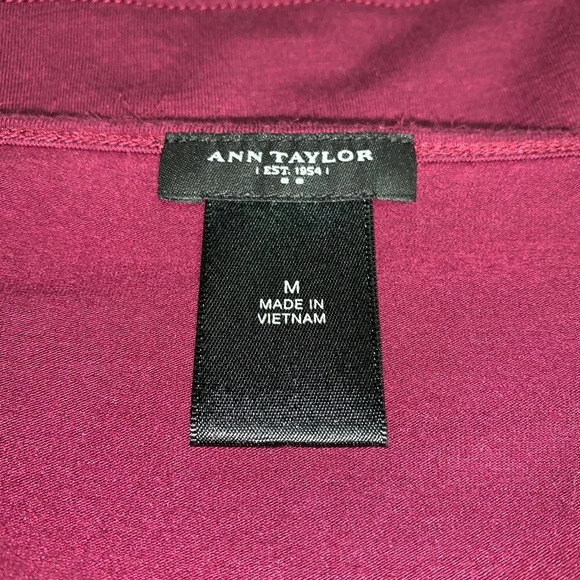 Ann Taylor burgundy long sleeve M top - Picture 5 of 8